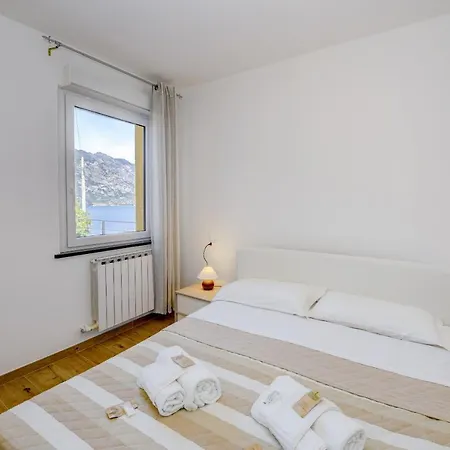 Apartment Mgh -